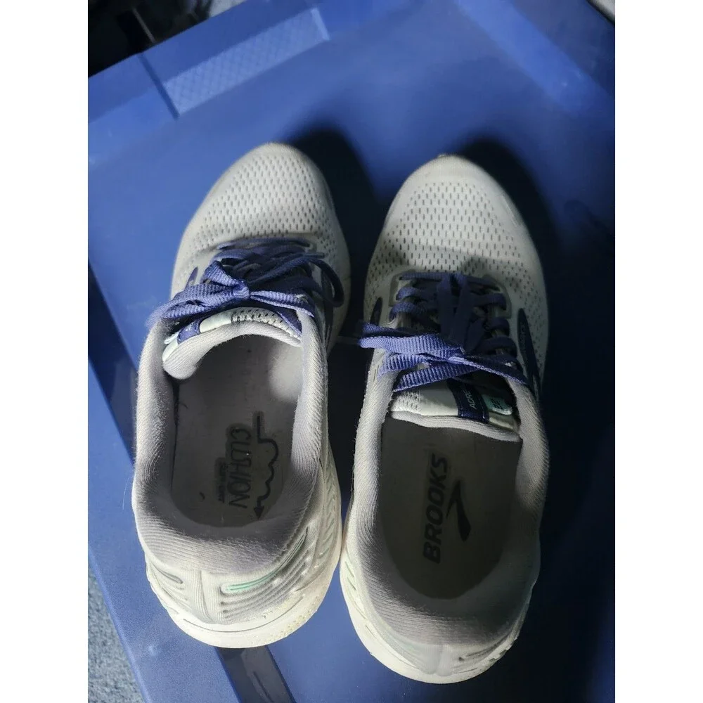 Women's Size 8 Brooks Adrenaline GTS 22 Gray - 1203531D045 Running Sneakers
